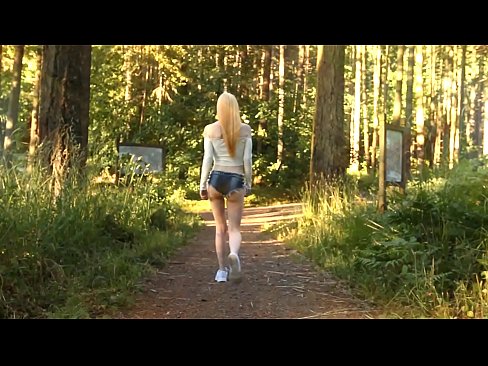 ❤️ Người phụ nữ xinh đẹp di chuyển chậm rãi, không phải video khỏa thân ❤  Fucking  tại chúng tôi  ❌